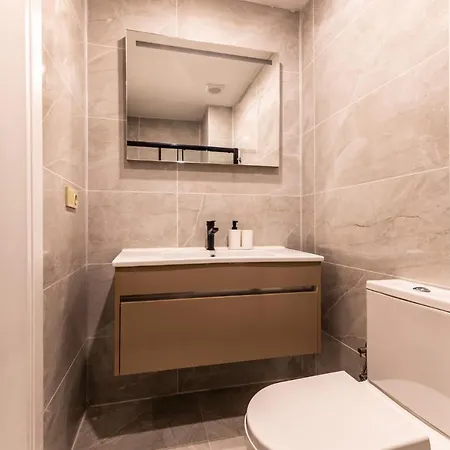 Apartamento Stunning Retreat 3 Min To Kanyon Mall